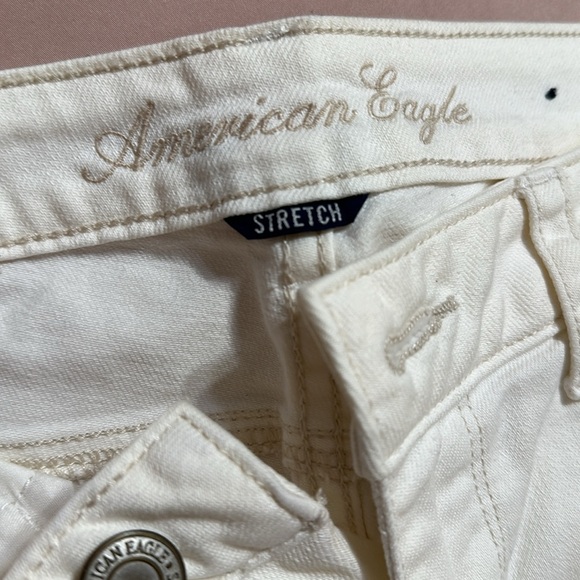 American Eagle Women’s White Jeans - Picture 7 of 8